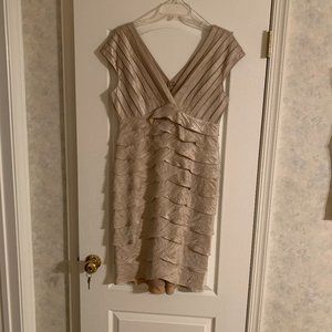 Adrianna Papell Dress Size 12 Gold Short